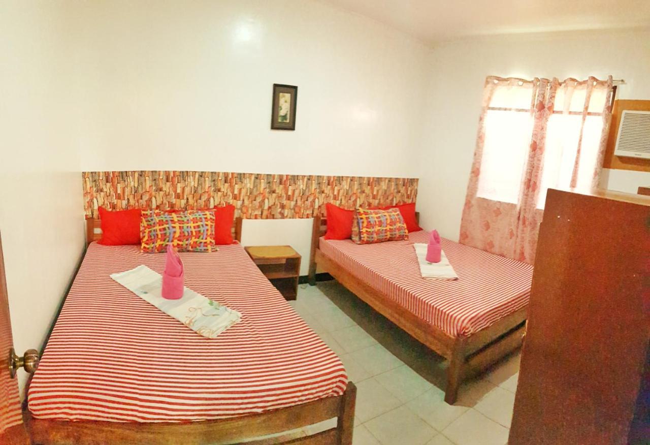 White Beach Guest House ปูแอร์โตกาเลรา ภายนอก รูปภาพ